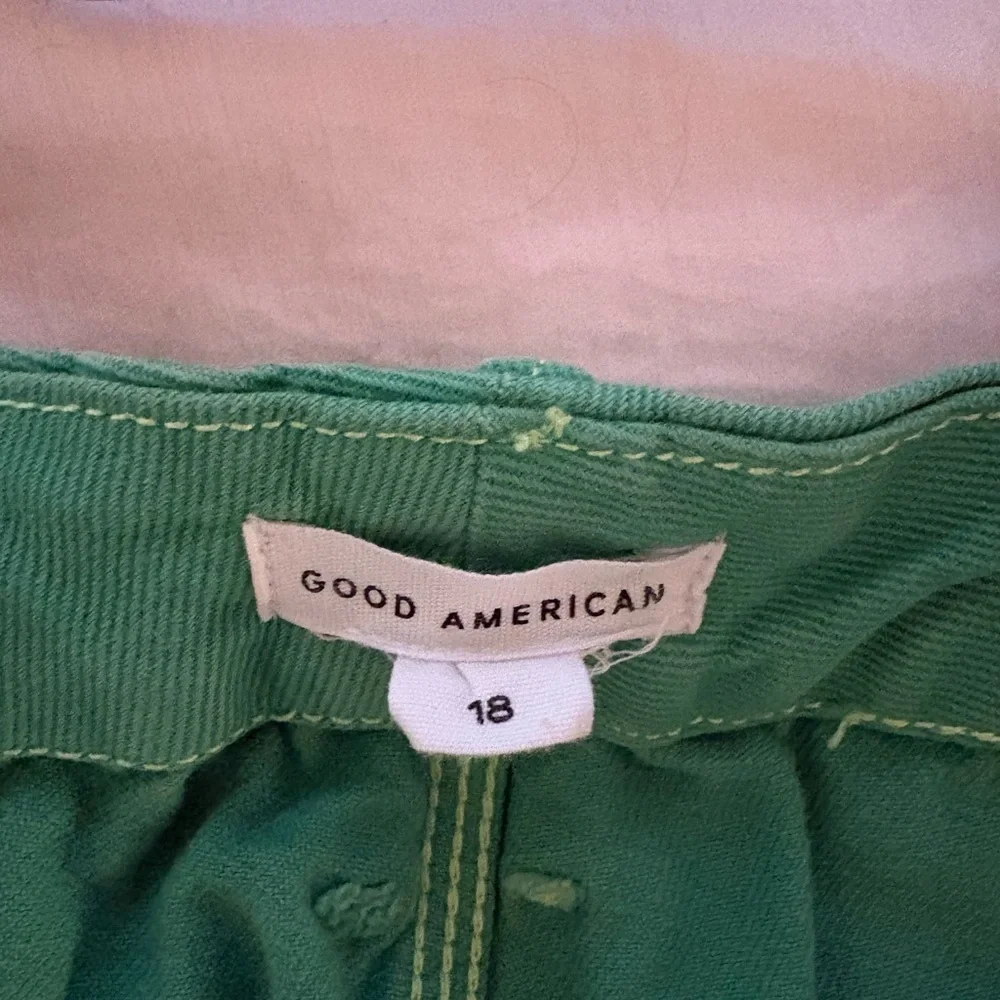 Good American Good Legs Jeans - Carpenter - Green - Picture 4 of 7